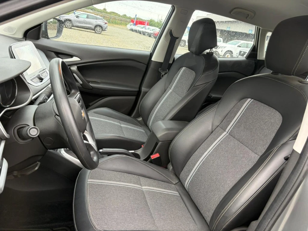 Chevrolet Tracker 1.2t Ltz R 4x2 At 5p año 2025