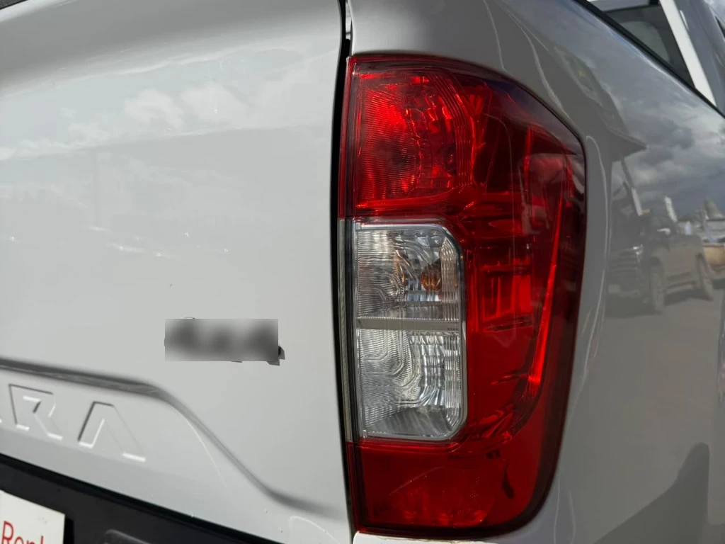 Nissan Navara Dc 4x4 2.3 Tdi Se año 2023