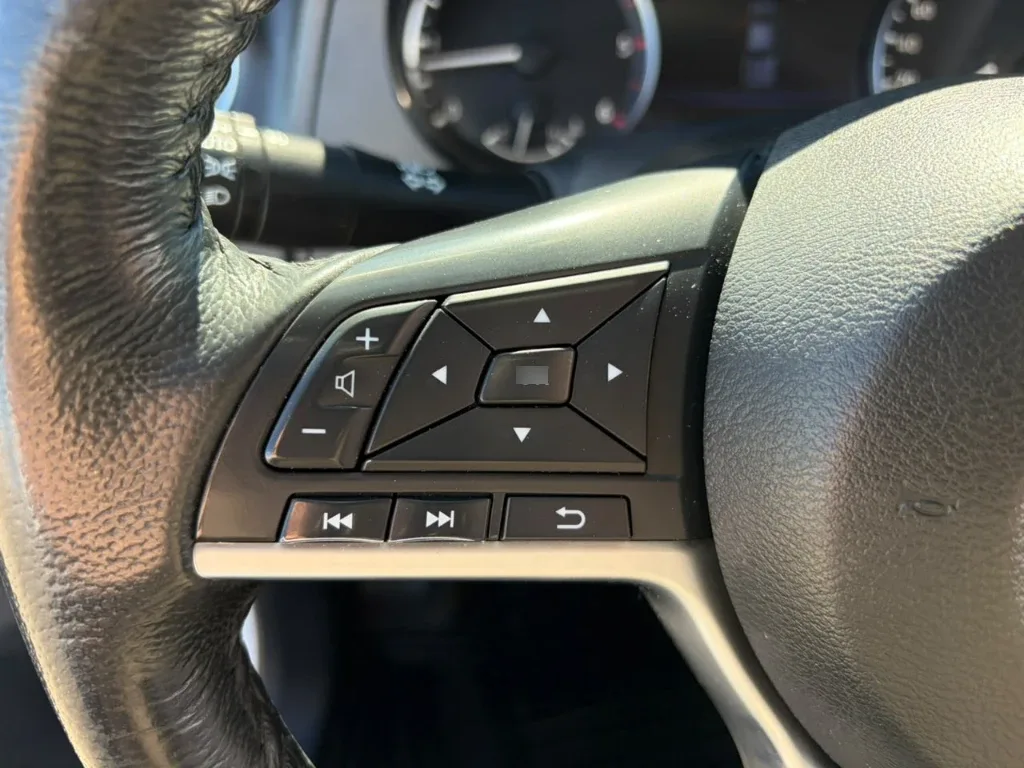 Nissan Navara D Cab Mt 4x4 2.3 año 2023