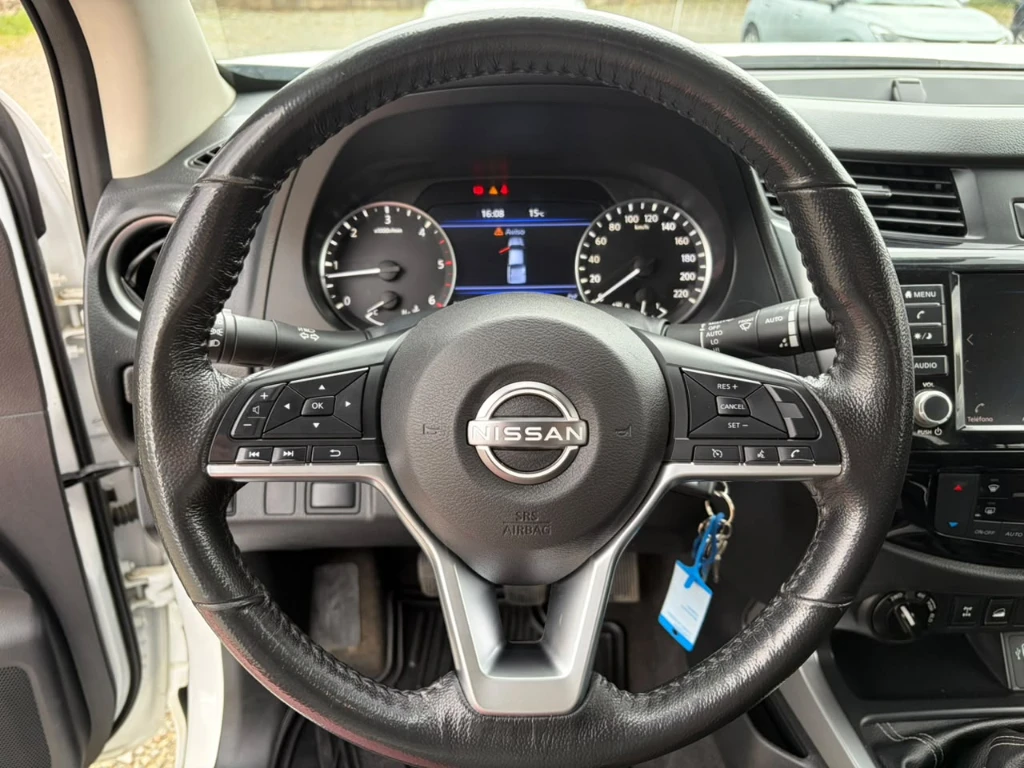 Nissan Navara D Cab Mt 4x4 2.3 año 2023