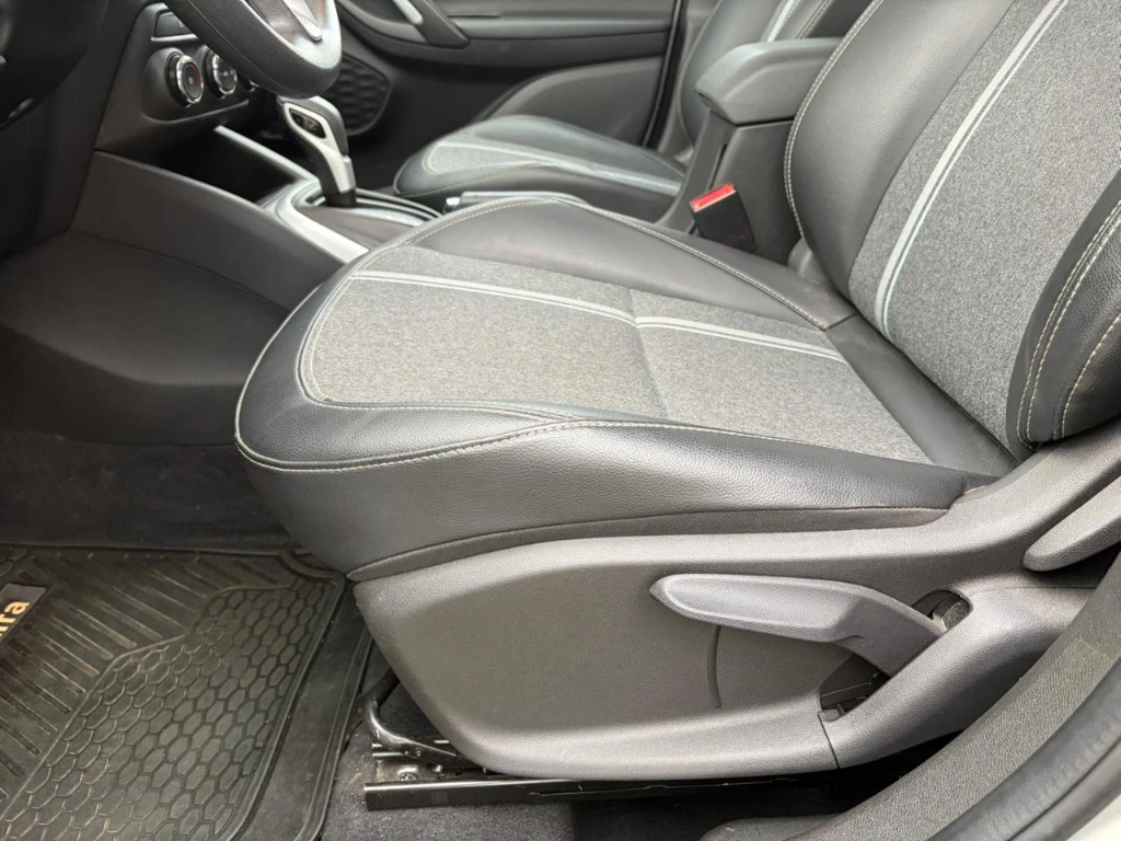 Chevrolet Tracker 1.2t Ltz R 4x2 At 5p año 2025