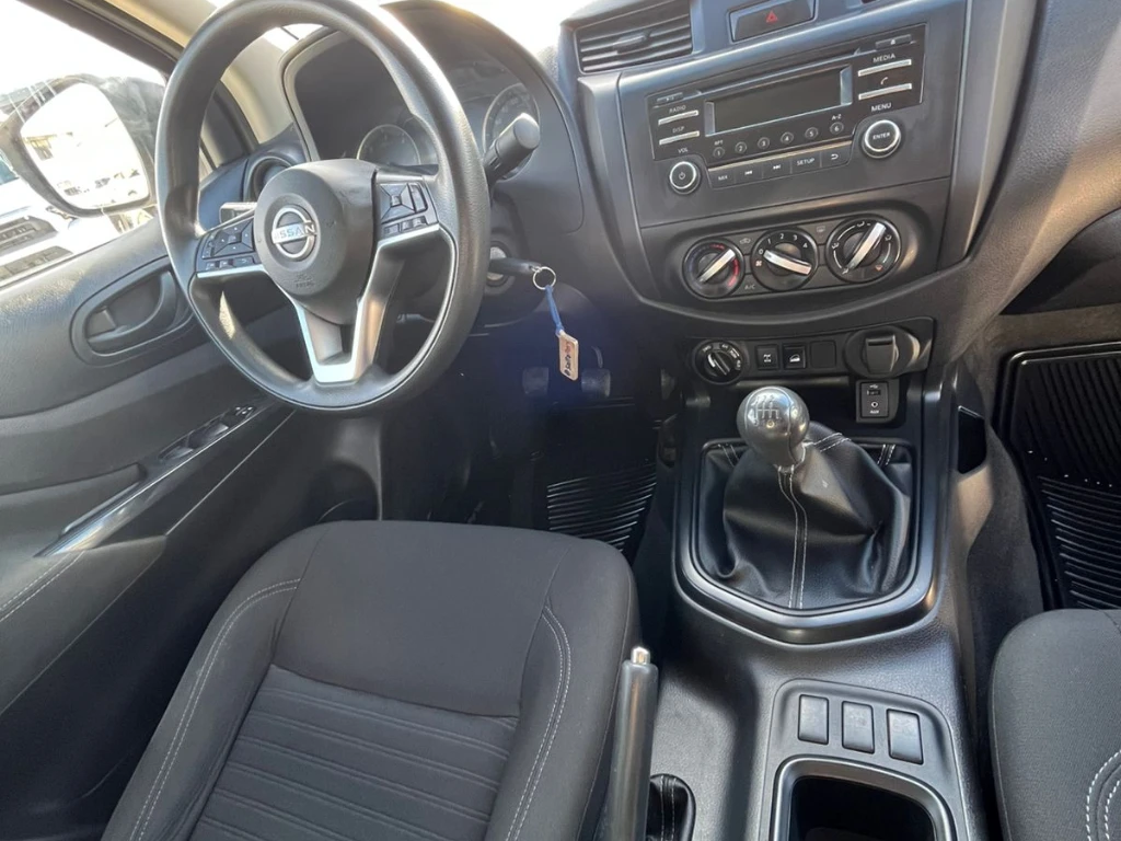 Nissan Navara Navara Dc 4x4 2.3tdi Se año 2022