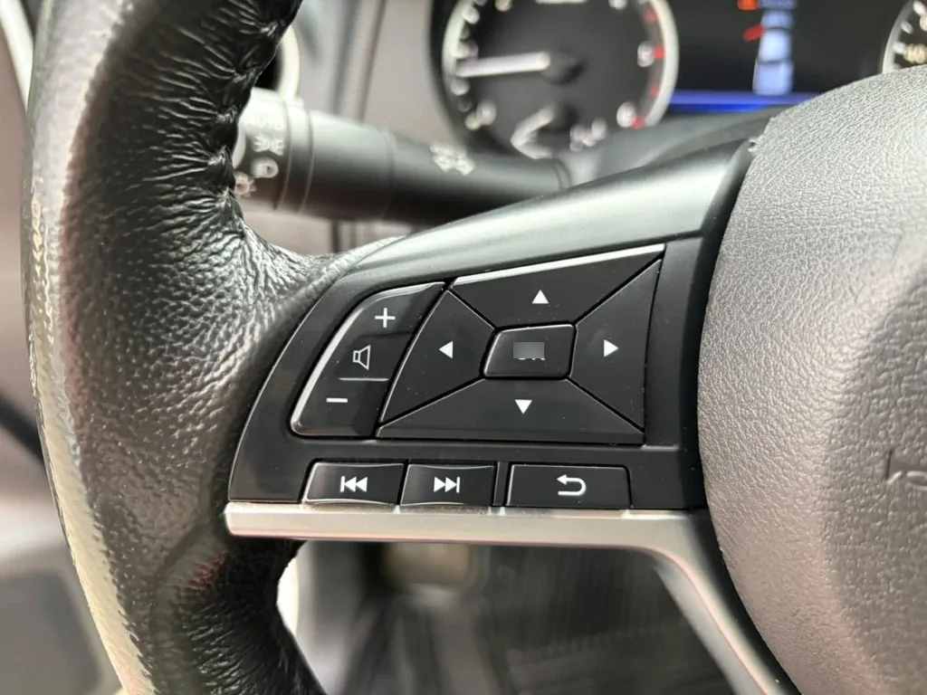Nissan Navara D Cab Mt 4x4 2.3 año 2023
