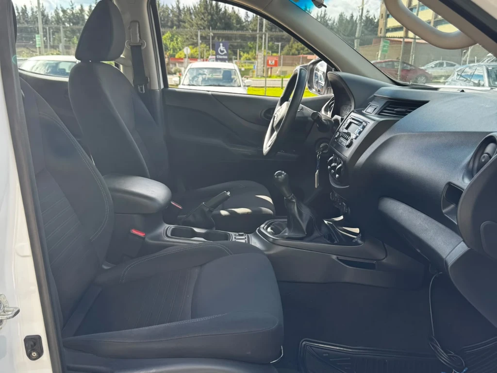 Nissan Navara Dc 4x4 2.3 Tdi Se año 2023