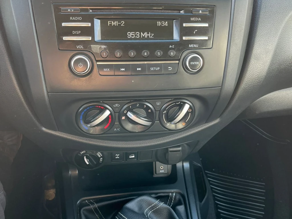 Nissan Navara Navara Dc 4x4 2.3tdi Se año 2022