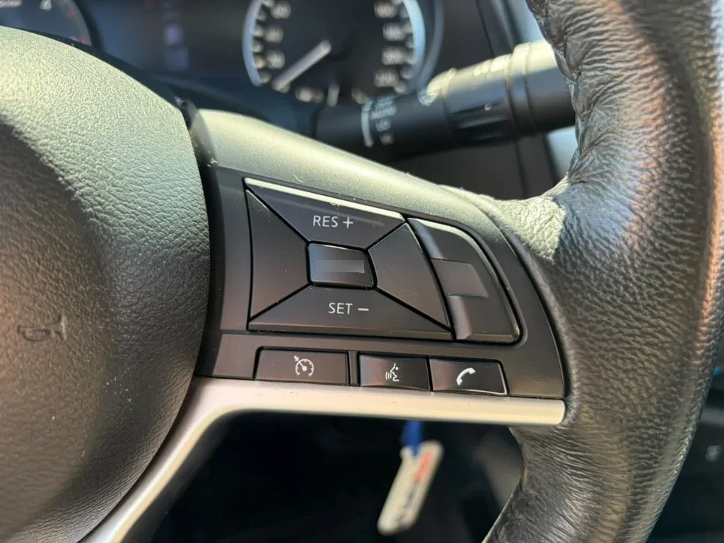 Nissan Navara D Cab Mt 4x4 2.3 año 2023