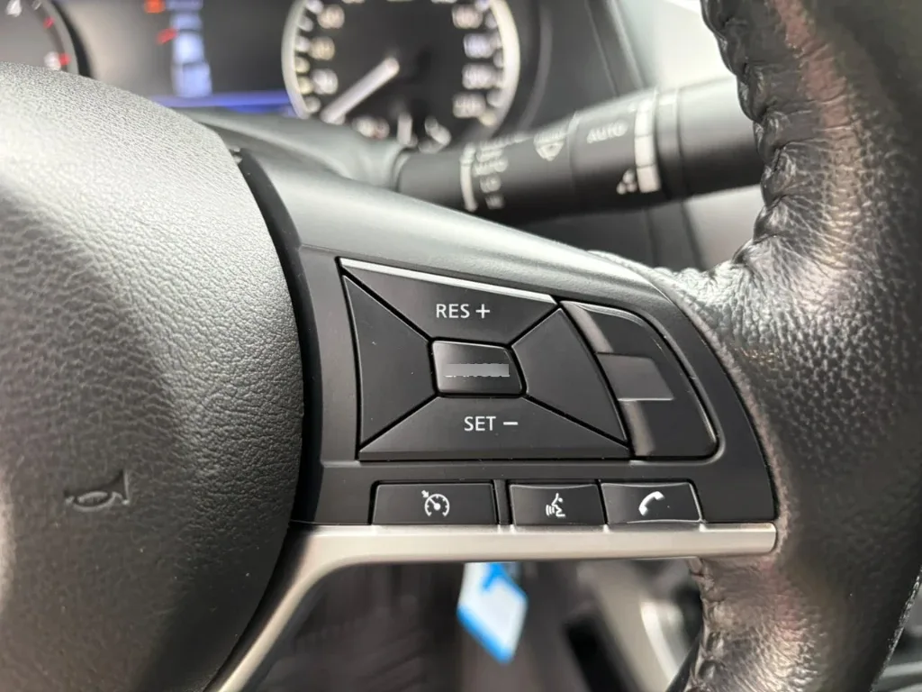 Nissan Navara D Cab Mt 4x4 2.3 año 2023