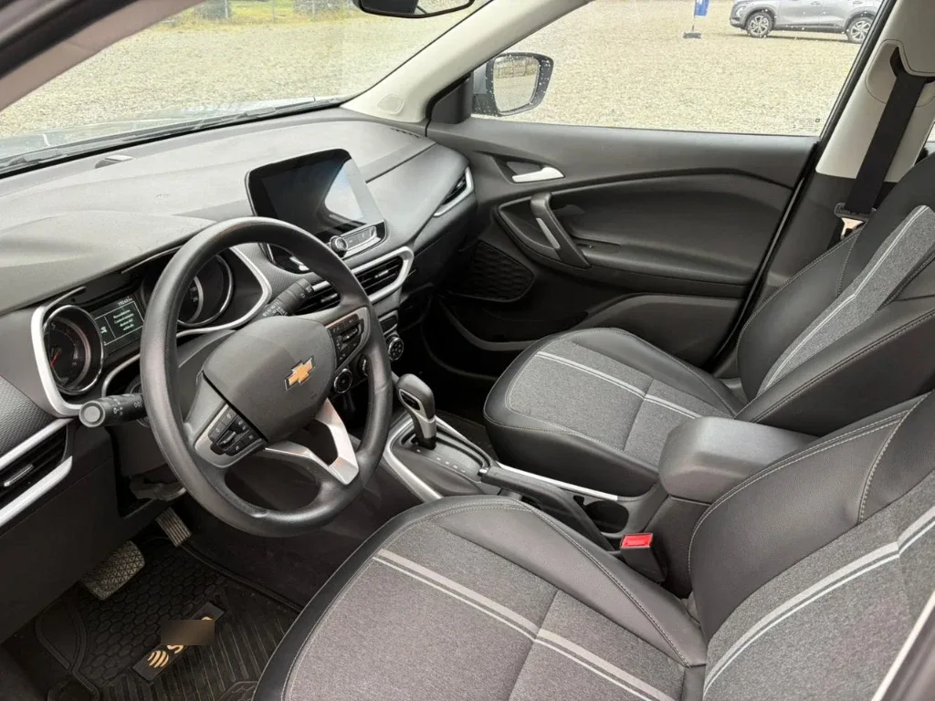Chevrolet Tracker 1.2t Ltz R 4x2 At 5p año 2025