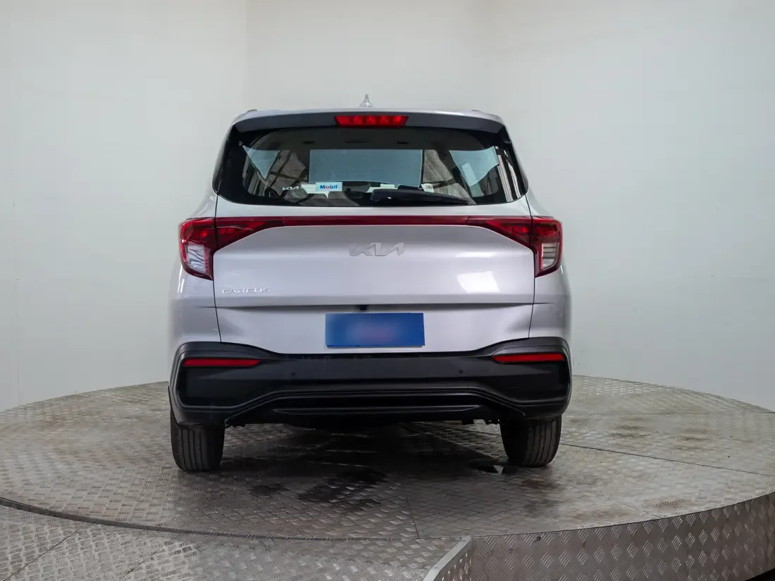 Kia Carens Carens 1.5 Lx 7p Mt año 2023