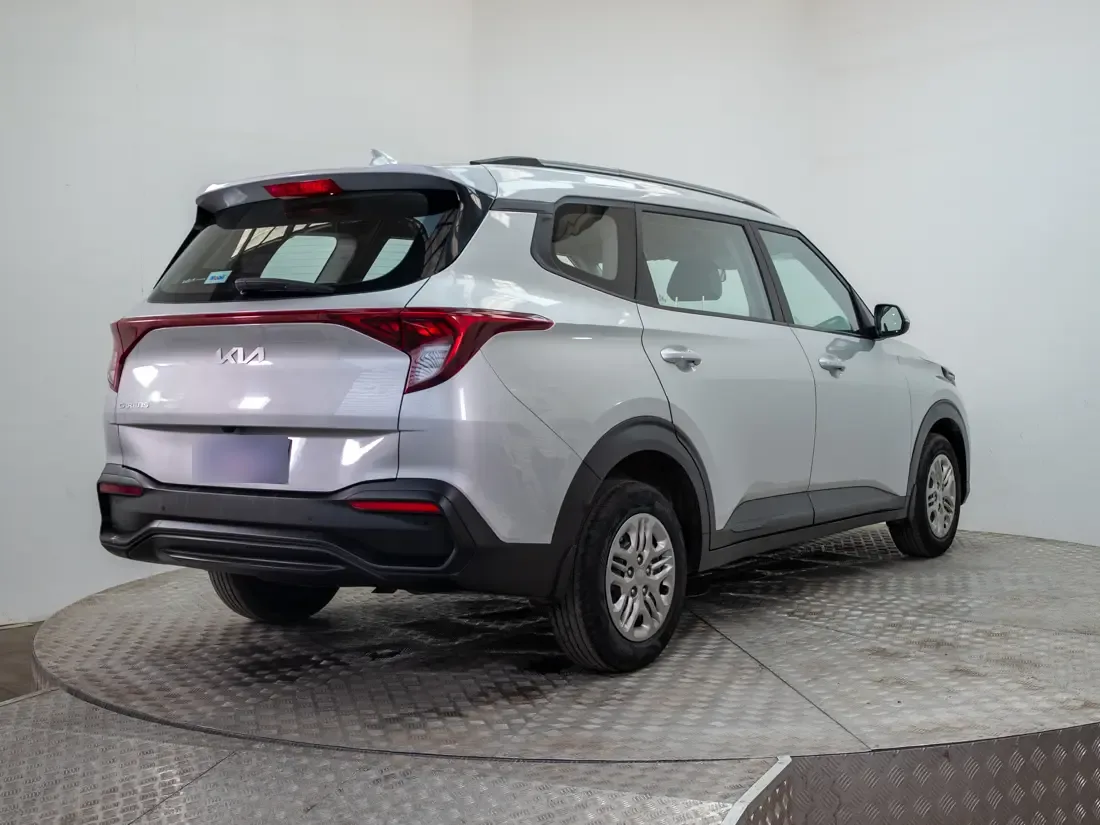 Kia Carens Carens 1.5 Lx 7p Mt año 2023