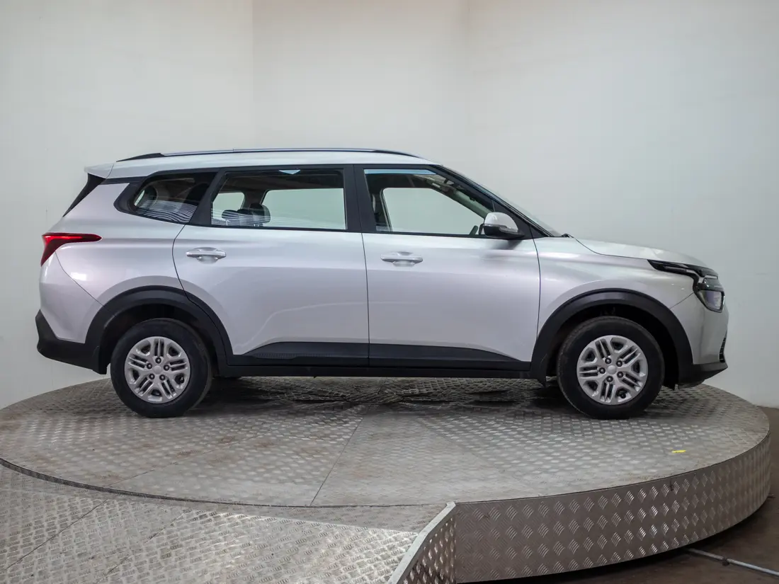 Kia Carens Carens 1.5 Lx 7p Mt año 2023