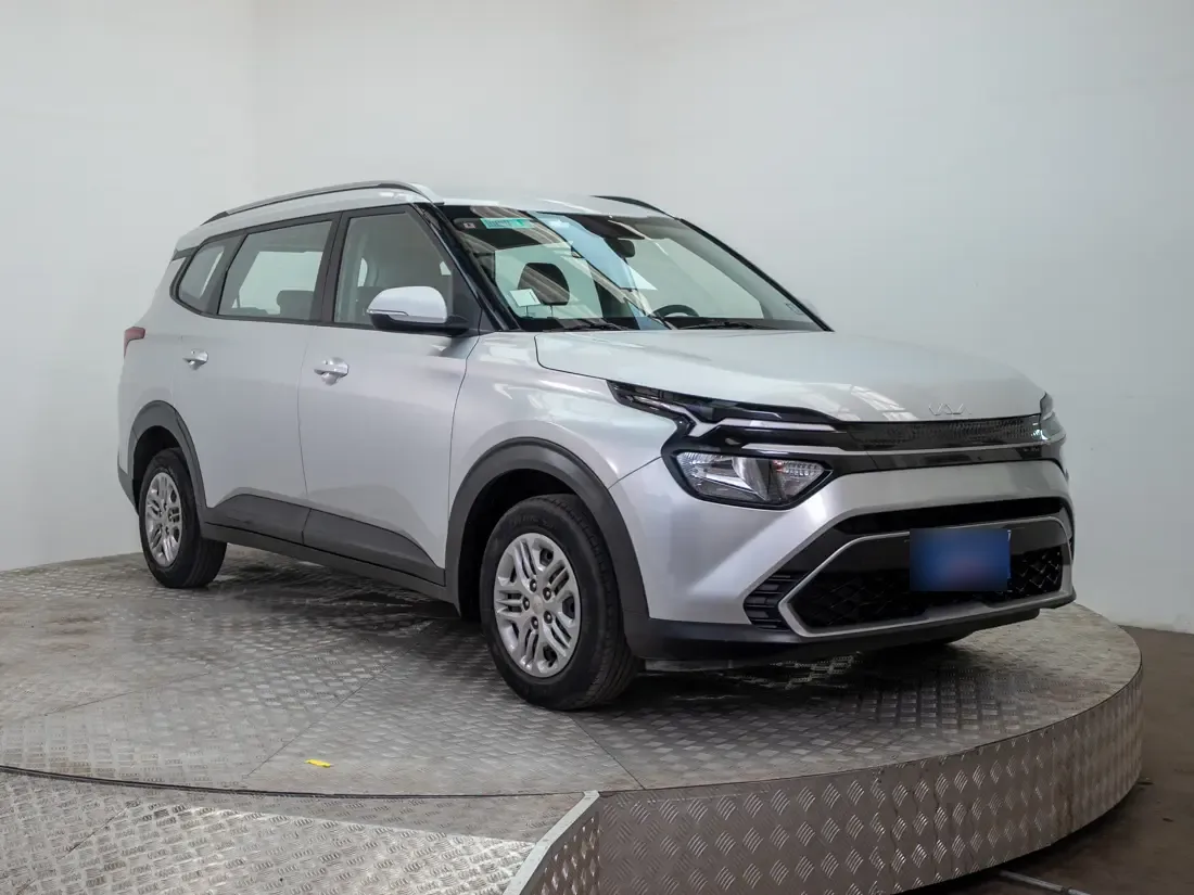 Kia Carens Carens 1.5 Lx 7p Mt año 2023
