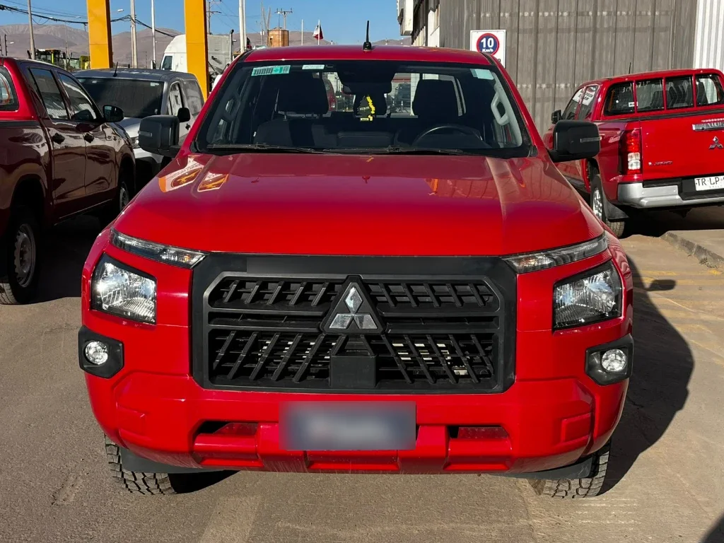 Mitsubishi L200 Katana D/c 2.4 Tdi Mt Xrt 4x4 año 2023