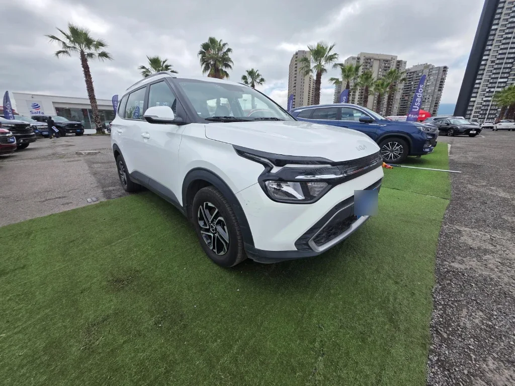 Kia Carens Ex 1.4 Aut año 2022