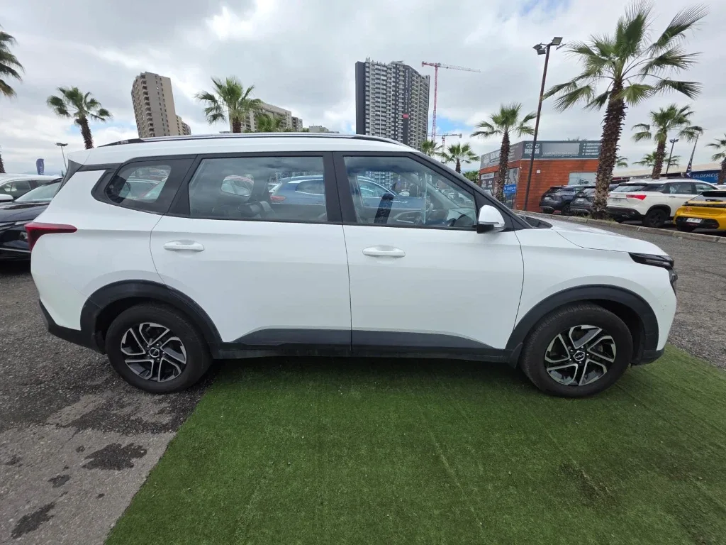 Kia Carens Ex 1.4 Aut año 2022