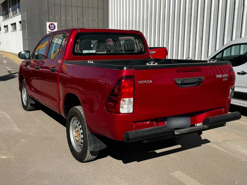 Toyota Hilux Dc 4x4 2.4 D Dx Mt año 2023