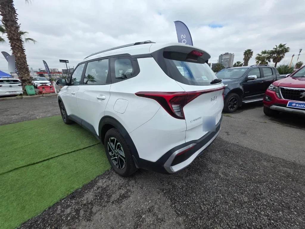 Kia Carens Ex 1.4 Aut año 2022