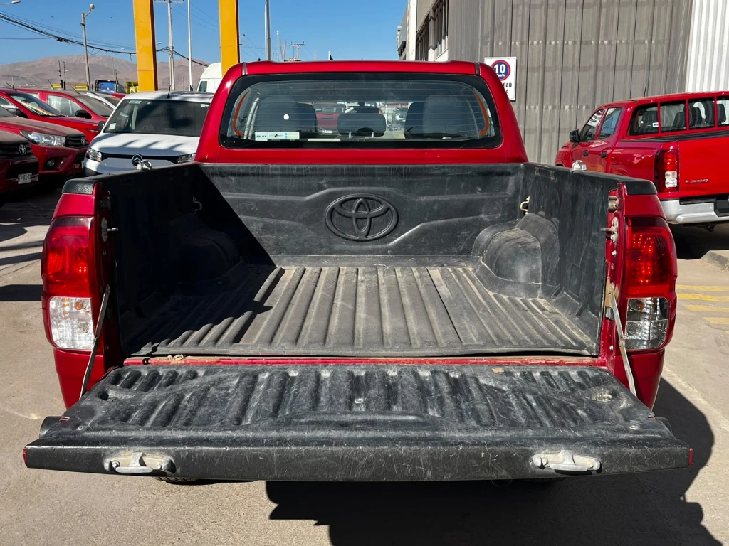Toyota Hilux Dc 4x4 2.4 D Dx Mt año 2023