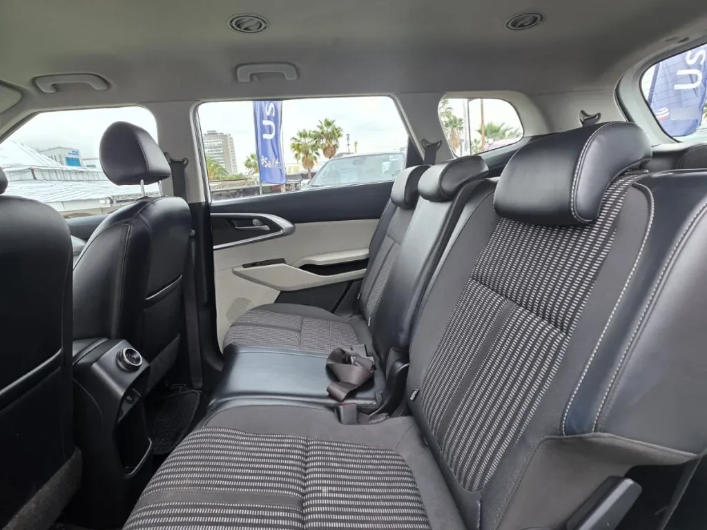 Kia Carens Ex 1.4 Aut año 2022