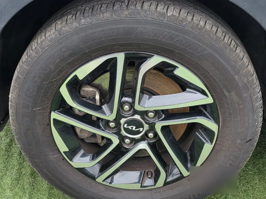 Kia Carens Ex 1.4 Aut año 2022