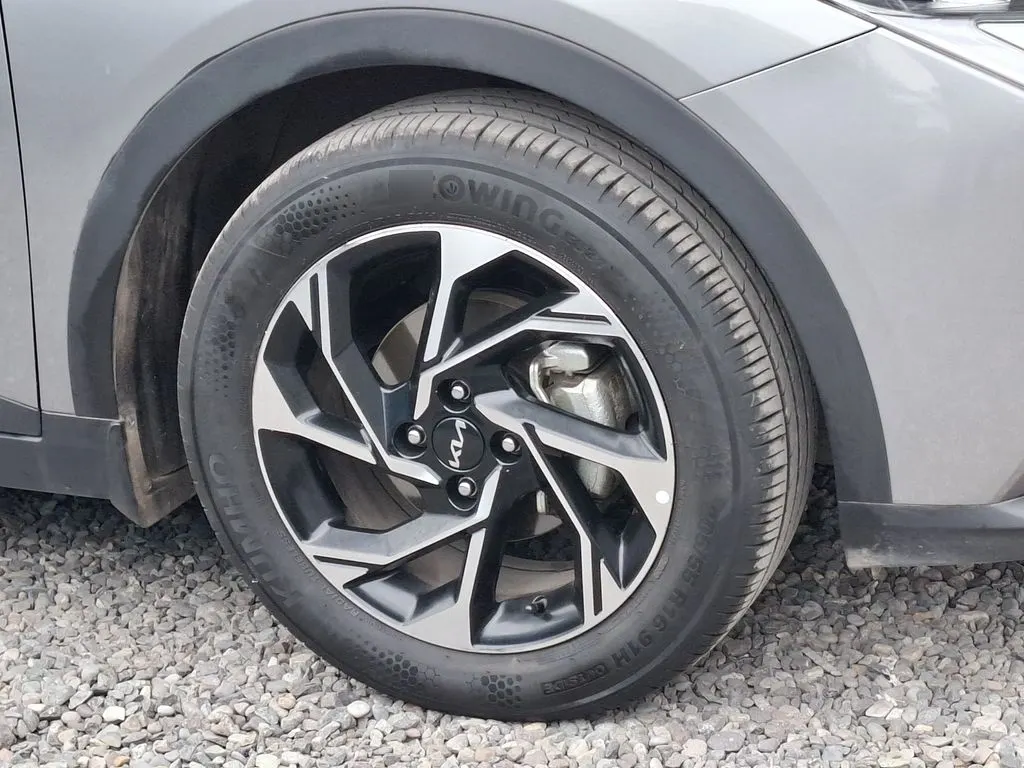 Kia K3 1.6 Ex 4x2 Mt 4p año 2024