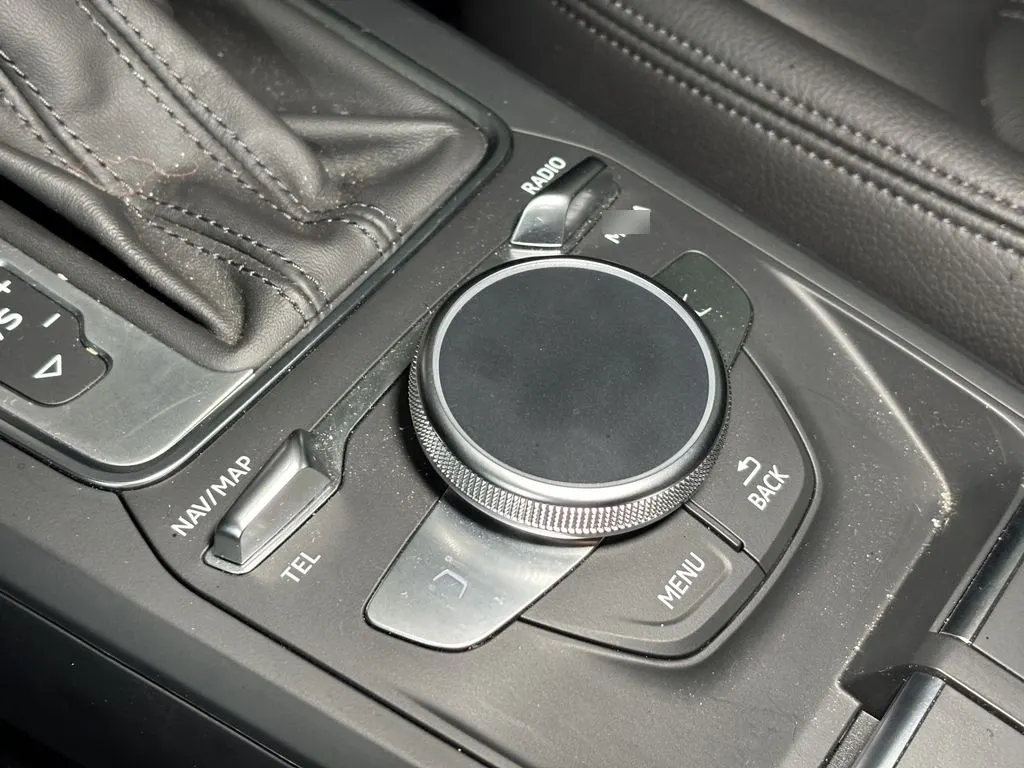 Audi Q2 Pi 35 Tfsi Sport año 2024