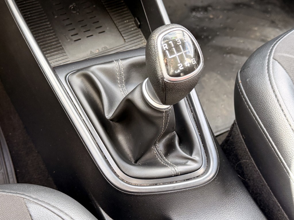 Hyundai I20 1.4 Plus Fl Bi3 año 2025