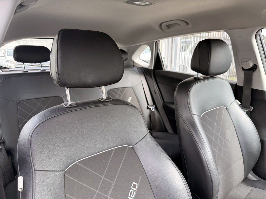 Hyundai I20 1.4 Plus Fl Bi3 año 2025