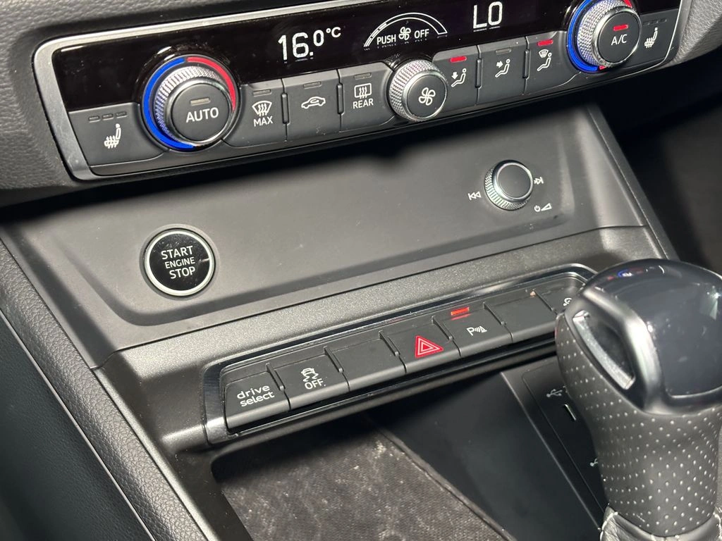 Audi Q3 35 Tfsi 1.4 Aut S-Line año 2024