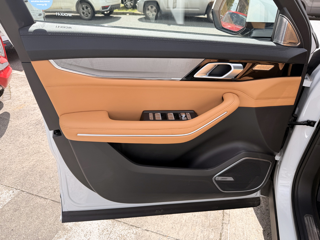 Lynk&Co 09 Halo año 2027