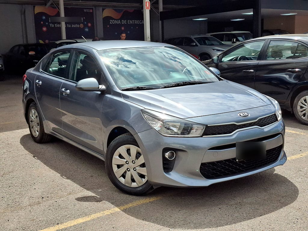 Kia Rio 4 Lx 1.4l 6mt Ac año 2020