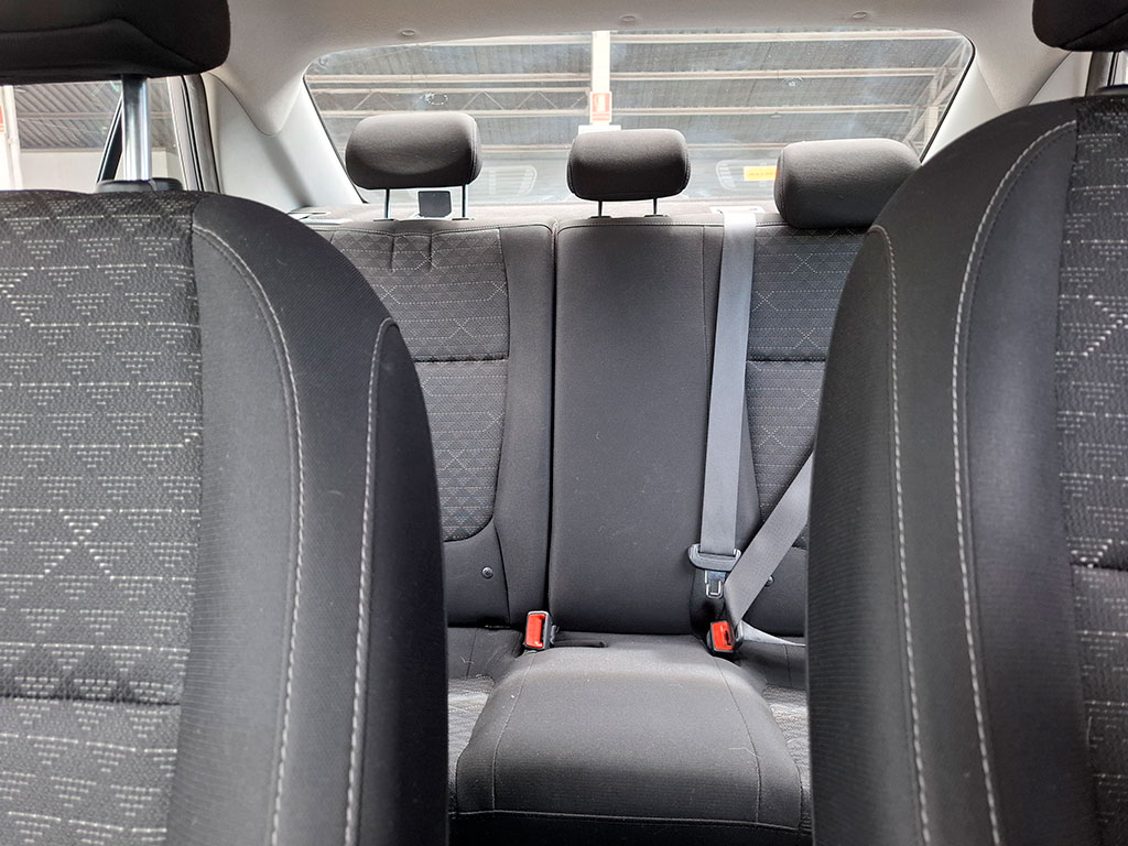Kia Rio 4 Lx 1.4l 6mt Ac año 2020