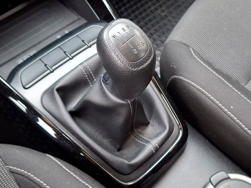 Kia Rio 5 Ex 1.6l 6mt Full año 2021