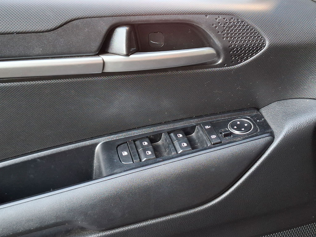 Kia Sonet Ex 1.5l 6mt Acc Plus año 2023