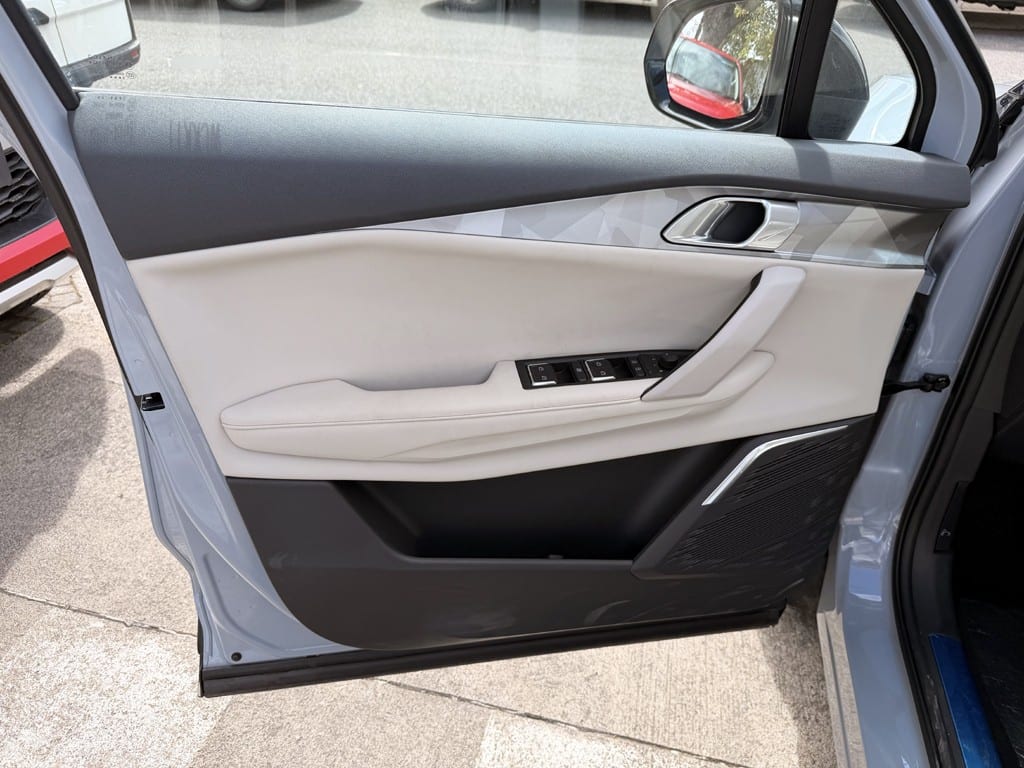 Lynk&Co 06 Halo año 2027