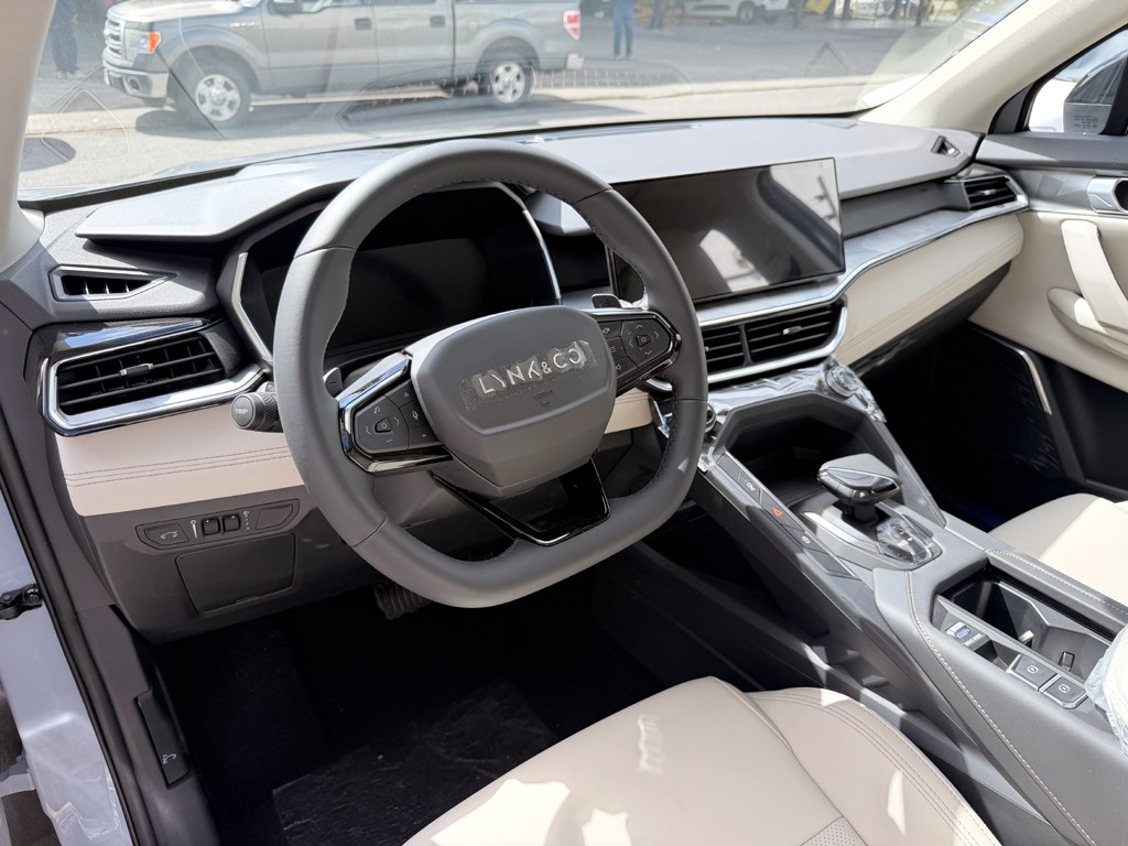 Lynk&Co 06 Halo año 2027