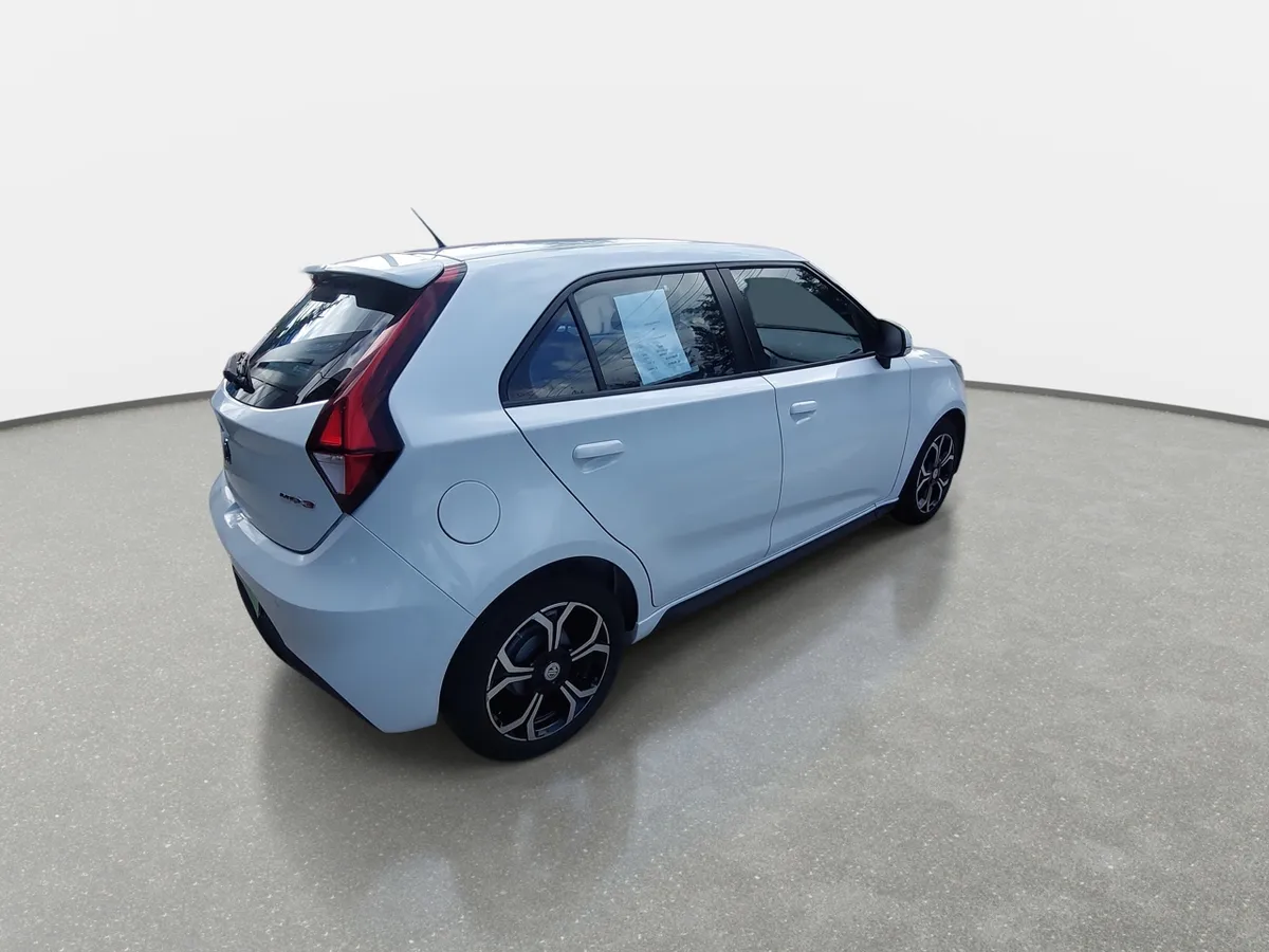 MG Mg 3 1.5 Comfort 4x2 Hb At 5p año 2023