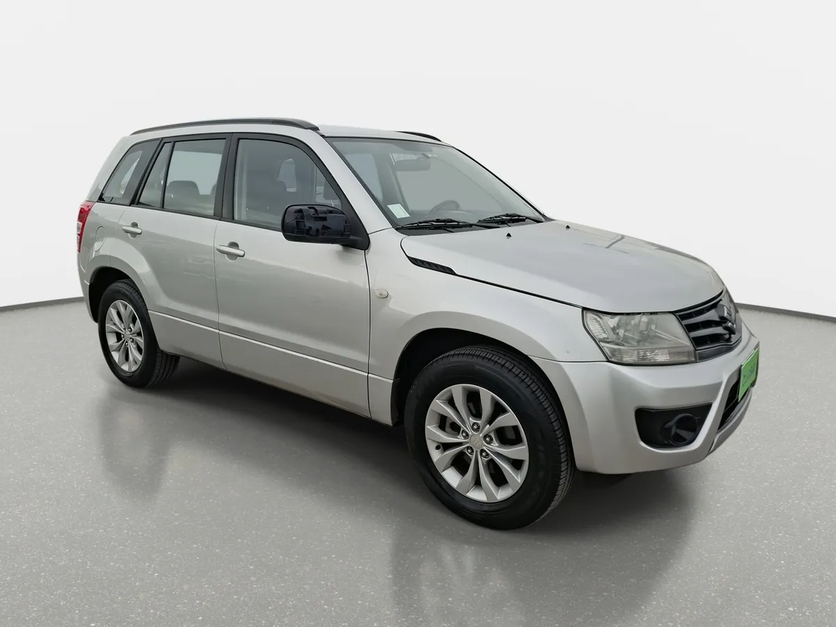 Suzuki Grand Nomade 2.4 Glx Se 2wd At 5p año 2019