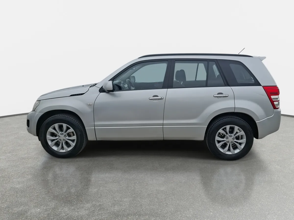 Suzuki Grand Nomade 2.4 Glx Se 2wd At 5p año 2019