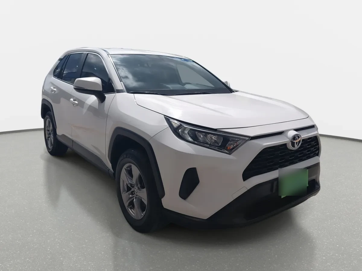 Toyota Rav 4 2.0 Le 4x2 Mt 5p año 2022