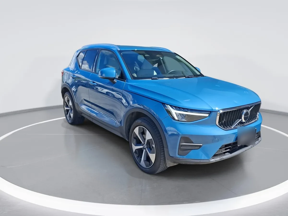 Volvo Xc40 2.0 B4 Plus Hibrido Fwd 4x2 At 5p año 2025