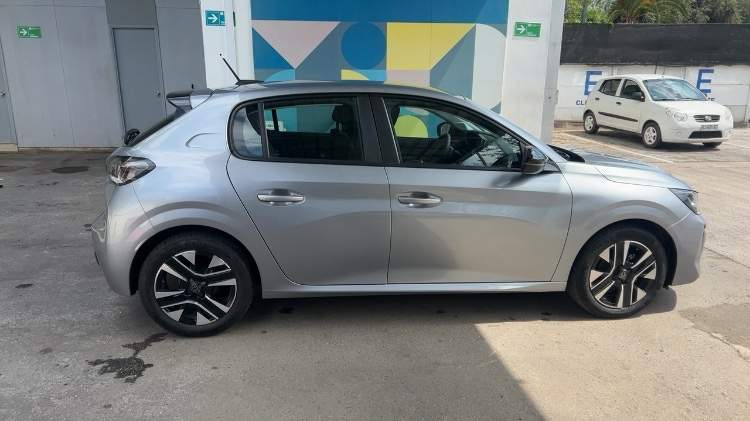 Peugeot 208 1.2 Mca Puretech 75 Active 4x2 Mt 5p año 2025