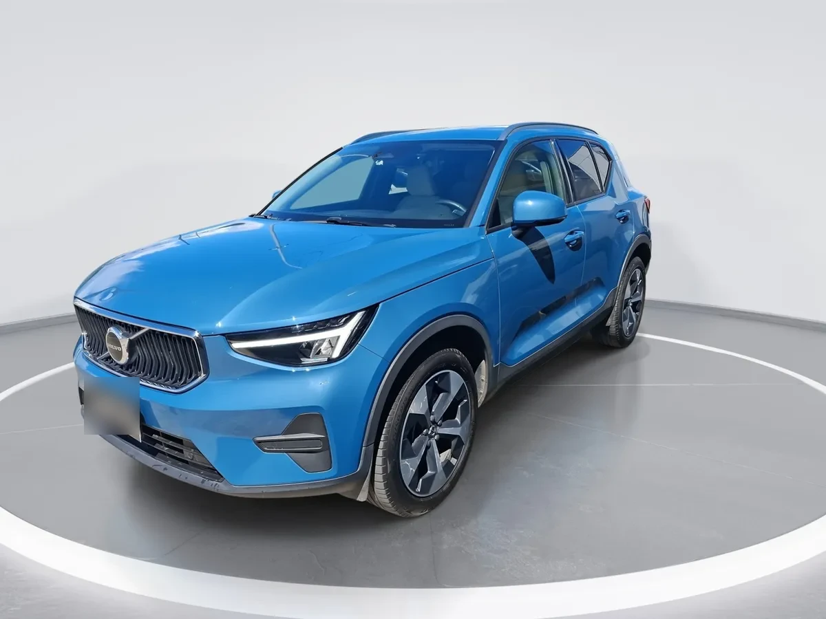 Volvo Xc40 2.0 B4 Plus Hibrido Fwd 4x2 At 5p año 2025