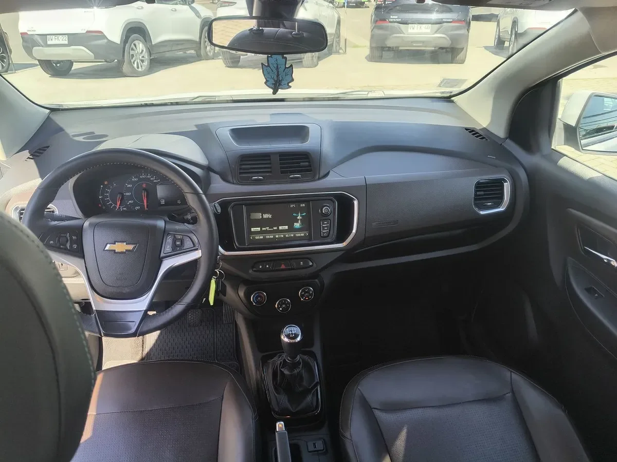 Chevrolet Spin 1.8 Premier 4x2 Mt 5p año 2022