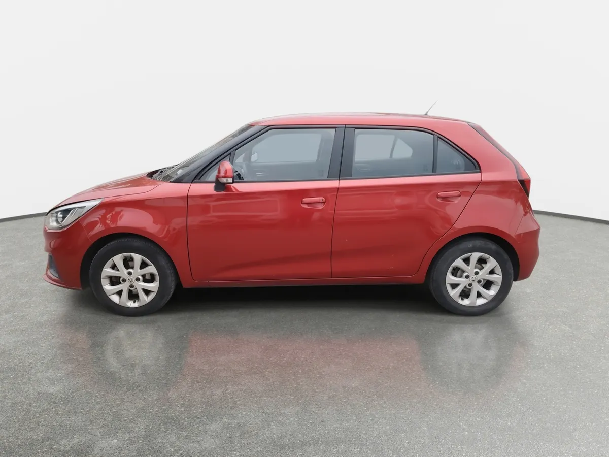 MG Mg 3 1.5 Std 4x2 Hb Mt 5p año 2022