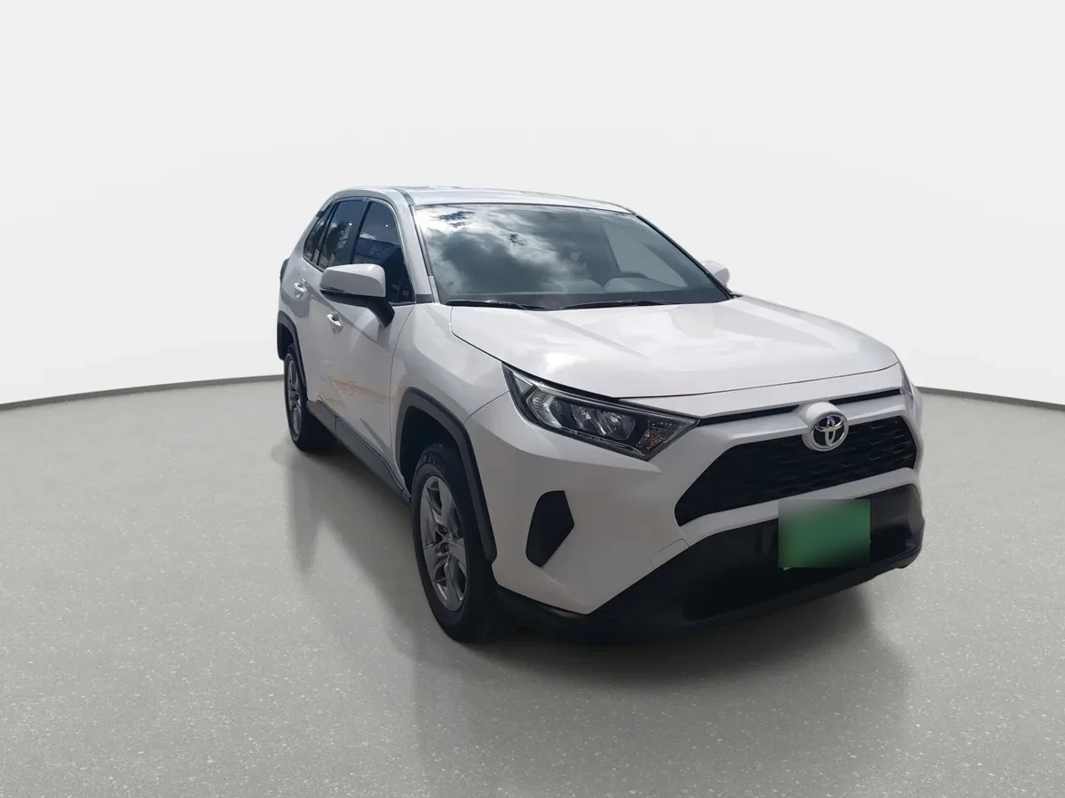 Toyota Rav 4 2.0 Le 4x2 Mt 5p año 2022