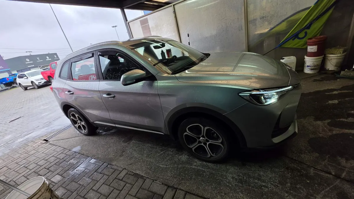 MG Mg Zs 1.5 Com 4x2 Cvt At 5p año 2026