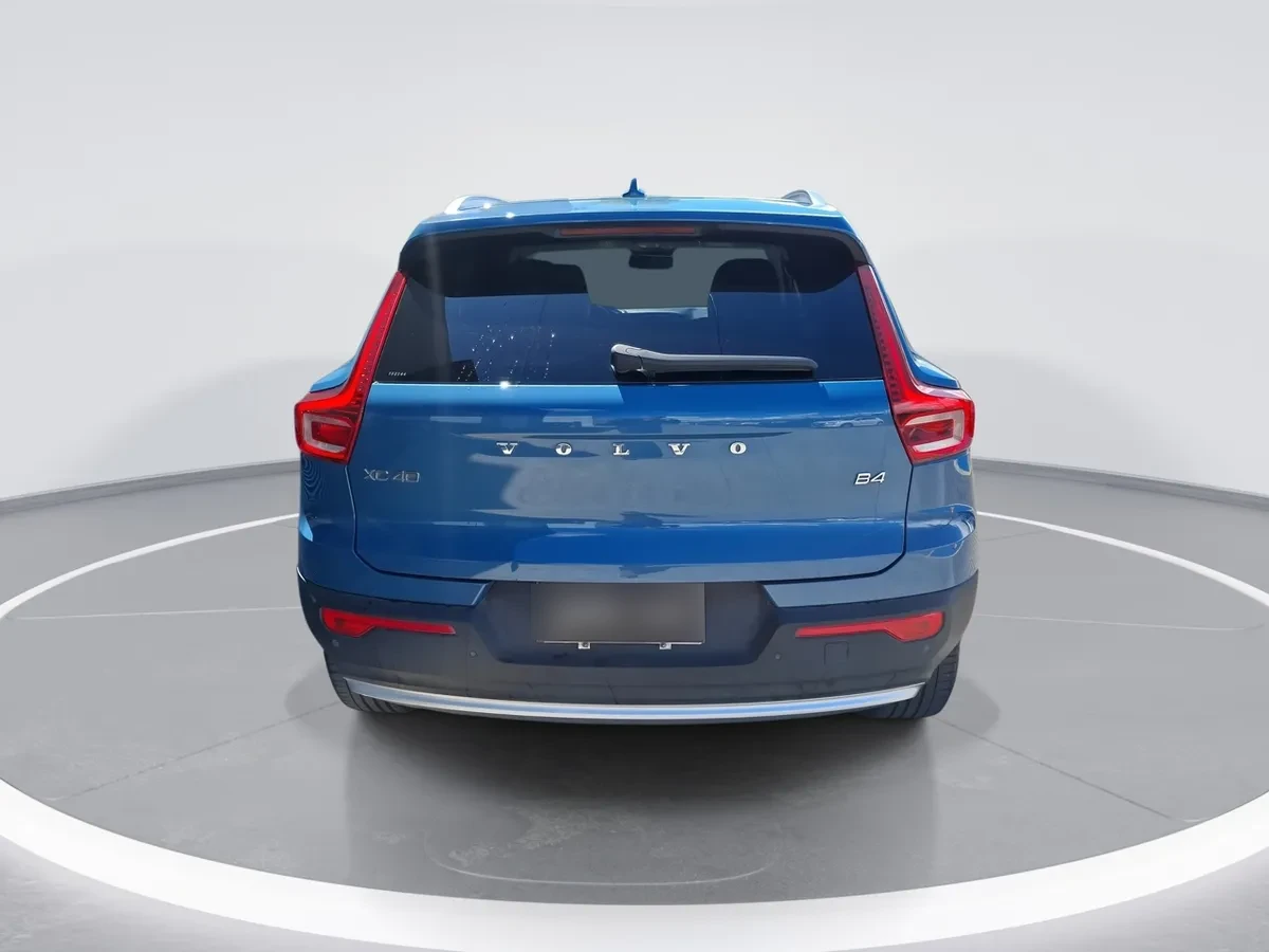 Volvo Xc40 2.0 B4 Plus Hibrido Fwd 4x2 At 5p año 2025