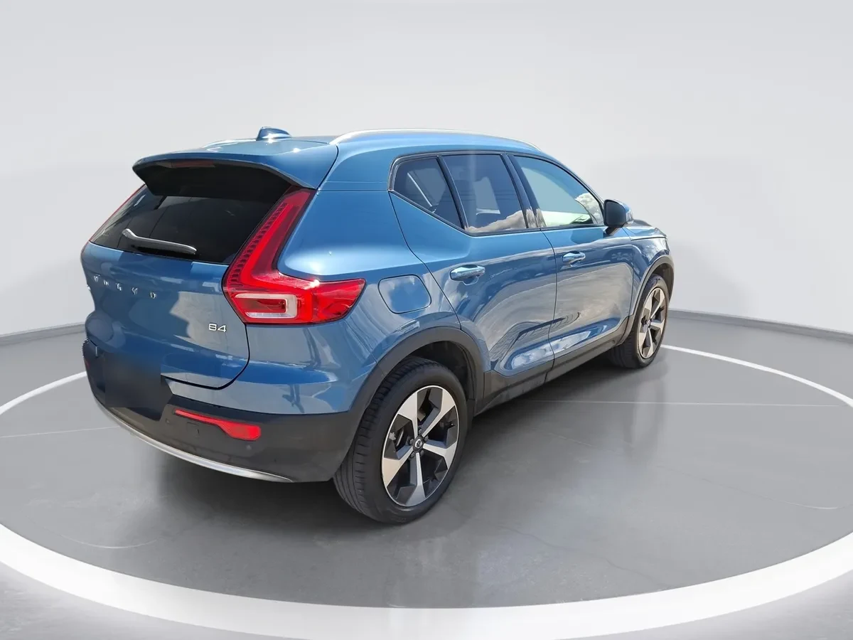 Volvo Xc40 2.0 B4 Plus Hibrido Fwd 4x2 At 5p año 2025