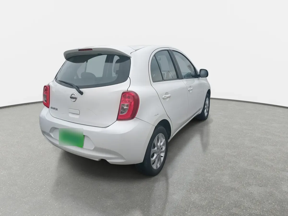 Nissan March 1.6 Sport Sense 4x2 Mt 5p año 2021